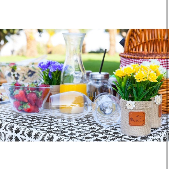 TopTable Round Patterned Tablecloth NWOT - Picture 2 of 2